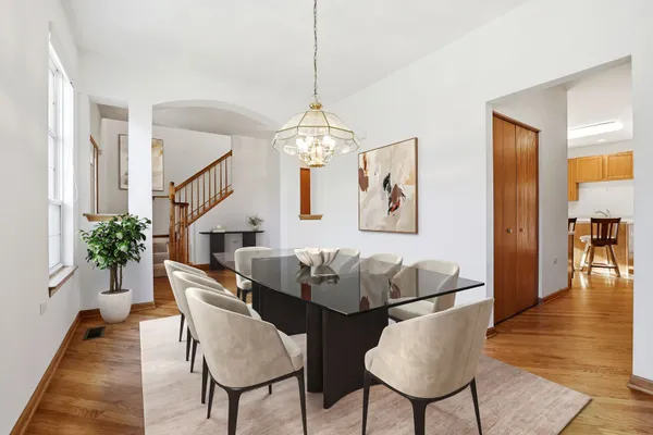 Property Slideshow image 3 of 25 | 611 belmont ln, Carol Stream, IL, 60188