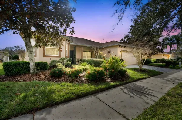 Property Slideshow image 2 of 46 | 308 beacon ave, Kissimmee, FL, 34759