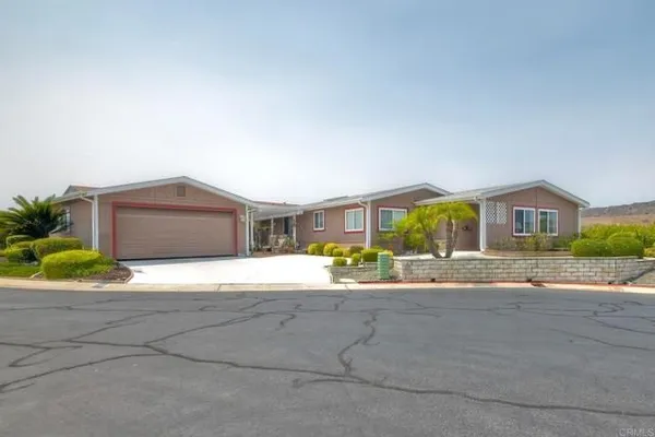 Property Slideshow image 2 of 36 | 1477 salem ct, Oceanside, CA, 92057