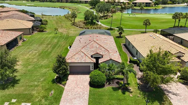 Property Slideshow image 2 of 53 | 6907 quiet creek dr, Bradenton, FL, 34212