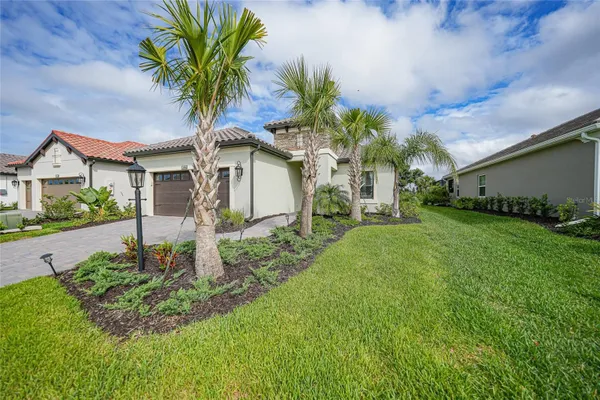 Property Slideshow image 2 of 46 | 11016 hogan cir, Englewood, FL, 34223