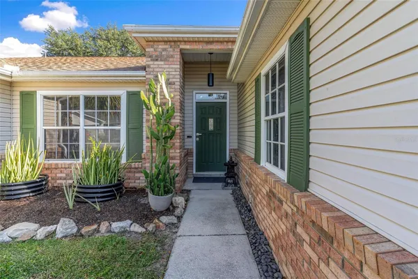 Property Slideshow image 3 of 55 | 25440 crestwater dr, Leesburg, FL, 34748