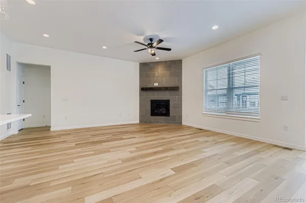 Property Slideshow image 2 of 25 | 8905 s riviera way, Aurora, CO, 80016