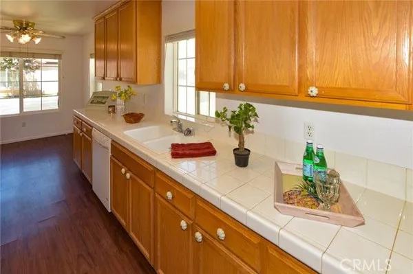 Property Slideshow image 2 of 12 | 11561 park ln, Apple Valley, CA, 92308