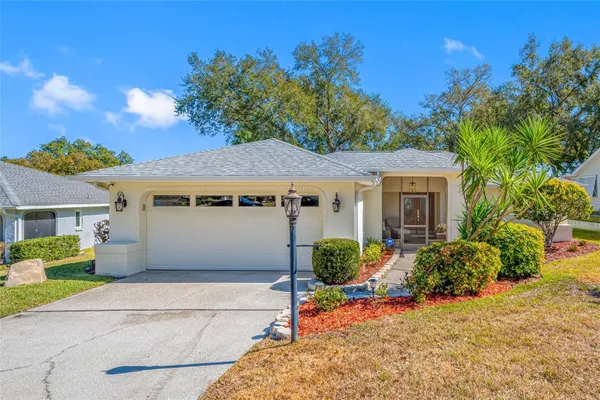 Property Slideshow image 2 of 48 | 1611 highland club ln, Palm Harbor, FL, 34684