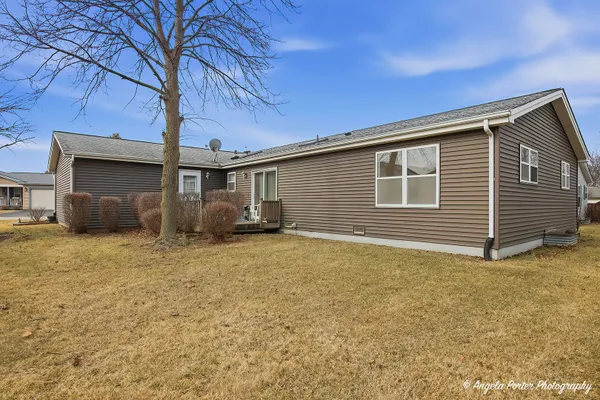 Property Slideshow image 2 of 4 | 4 hialeah ct, Grayslake, IL, 60030
