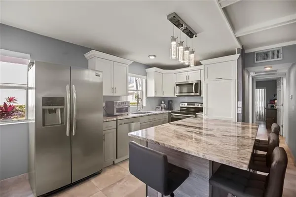 Property Slideshow image 3 of 19 | 352 saxony h # 352, Delray Beach, FL, 33446