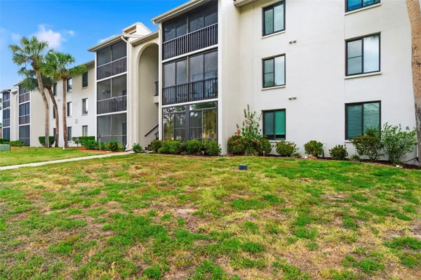 Property Slideshow image 2 of 60 | 1871 pine ridge way b2, Palm Harbor, FL, 34684