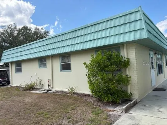 Property Slideshow image 2 of 20 | 101 cambridge trl 200, Sun City Center, FL, 33573