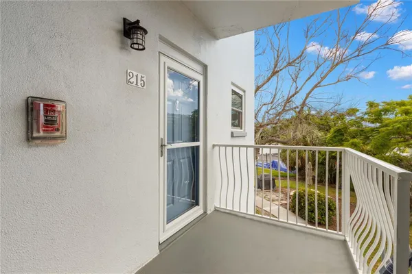 Property Slideshow image 2 of 39 | 5925 shore blvd 215, Gulfport, FL, 33707