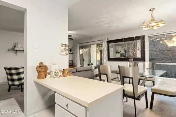 Property Slideshow image 2 of 20 | 327 chestnut hill ct 11, Thousand Oaks, CA, 91360