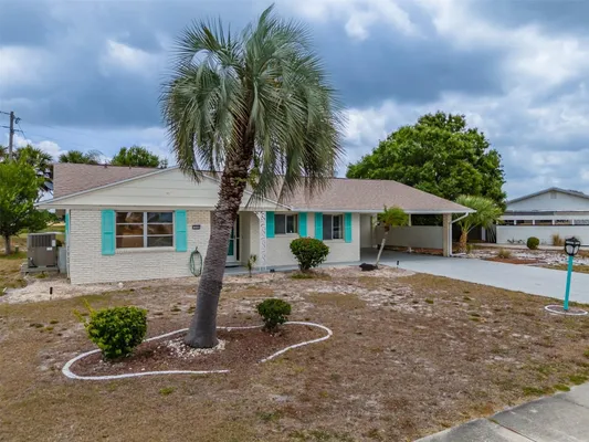 Property Slideshow image 2 of 42 | 1509 cherry hills dr, Sun City Center, FL, 33573