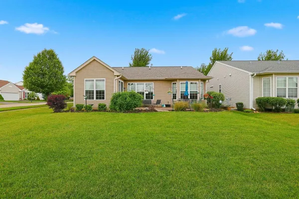 Property Slideshow image 3 of 12 | 11926 borhart dr, Huntley, IL, 60142