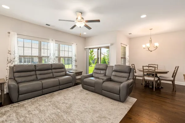 Property Slideshow image 3 of 40 | 867 meadowcrest way, Lebanon, TN, 37090