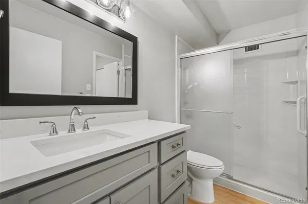 Property Slideshow image 2 of 18 | 680 s alton way 7b, Denver, CO, 80247