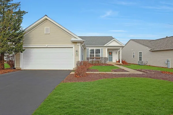 Property Slideshow image 2 of 6 | 13440 crestview dr, Huntley, IL, 60142