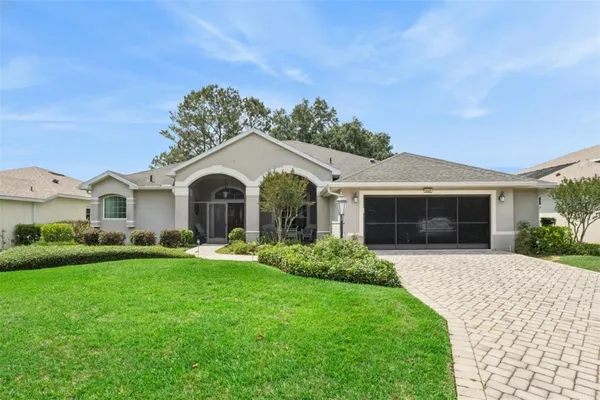 Property Slideshow image 2 of 62 | 5607 sir churchill dr, Leesburg, FL, 34748