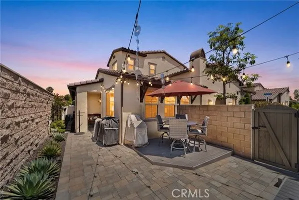 Property Slideshow image 2 of 48 | 10832 flora park, Cypress, CA, 90720