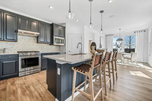 Property Slideshow image 3 of 17 | 3112 adelwood cir, Aurora, IL, 60503