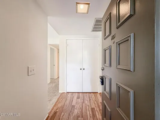 Property Slideshow image 3 of 56 | 224 oak leaf dr 105, Thousand Oaks, CA, 91360
