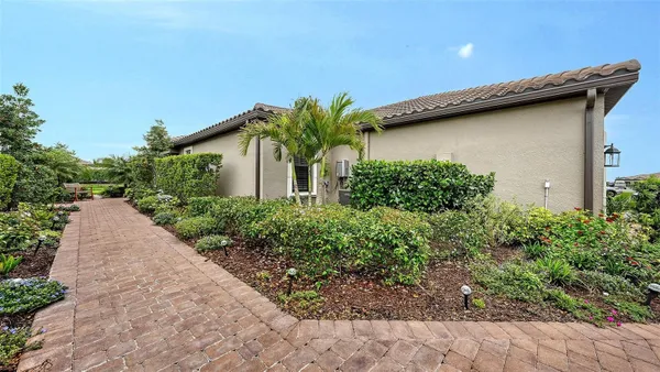 Property Slideshow image 3 of 94 | 10089 morning mist ln ln, Sarasota, FL, 34241