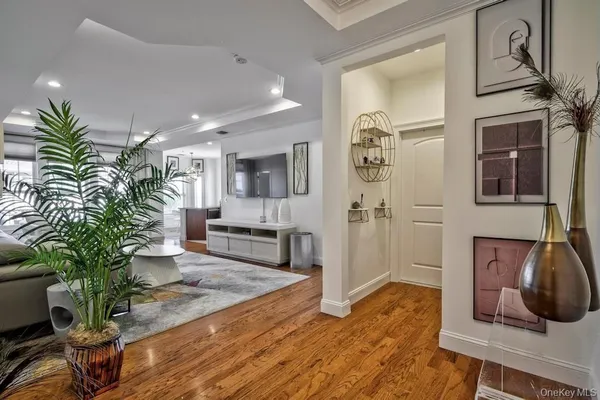 Property Slideshow image 3 of 16 | 323 roosevelt way, Westbury, NY, 11590