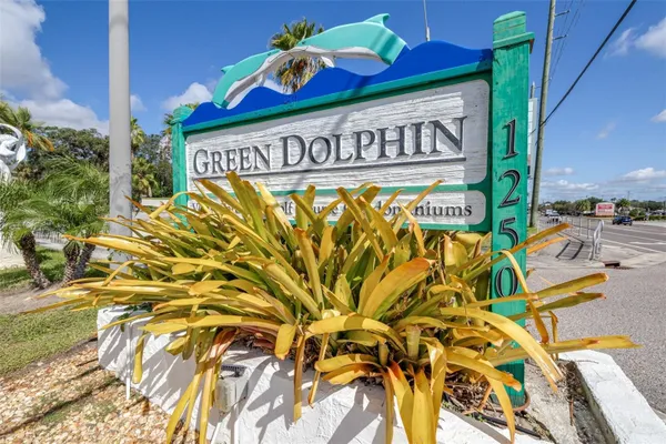 Property Slideshow image 3 of 33 | 1250 s pinellas ave apt 711, Tarpon Springs, FL, 34689