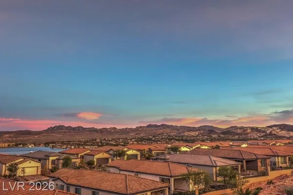 Property Slideshow image 3 of 50 | 70 lake bluff ct, Henderson, NV, 89011
