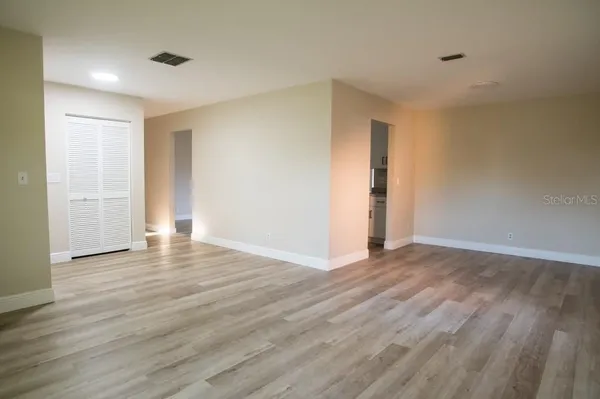 Property Slideshow image 2 of 37 | 1350 glengarry dr, Palm Harbor, FL, 34684