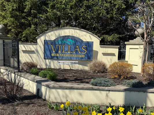 Property Slideshow image 2 of 24 | 712 narragansett villas dr 712, Babylon, NY, 11757