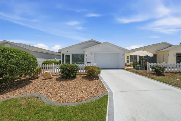 Property Slideshow image 2 of 33 | 1607 navidad st, The Villages, FL, 32162