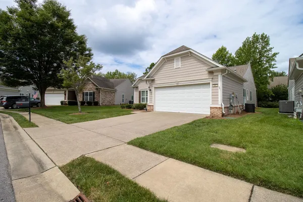 Property Slideshow image 3 of 53 | 182 navy cir, Mount Juliet, TN, 37122