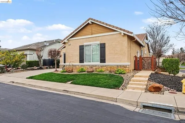 Property Slideshow image 2 of 25 | 1014 centennial dr, Brentwood (Cc), CA, 94513