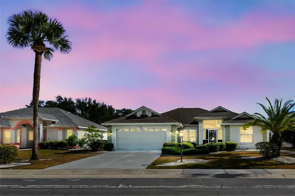 Property Slideshow image 2 of 43 | 2305 e del webb blvd, Sun City Center, FL, 33573