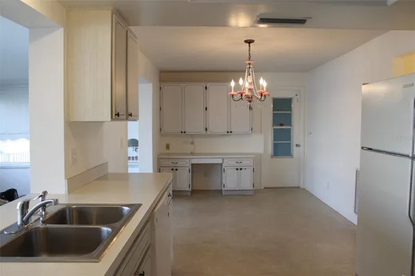 Property Slideshow image 3 of 46 | 9665 mainlands blvd, Pinellas Park, FL, 33782