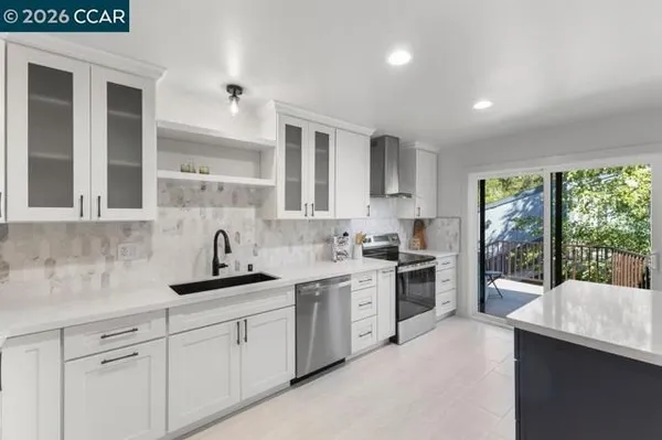 Property Slideshow image 3 of 34 | 3674 rossmoor pkwy 5, Walnut Creek, CA, 94595