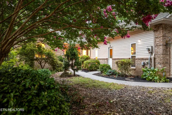 Property Slideshow image 3 of 58 | 123 inata cir, Loudon, TN, 37774