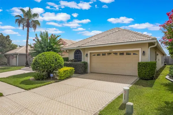 Property Slideshow image 3 of 39 | 9015 saint andrews way, Mount Dora, FL, 32757