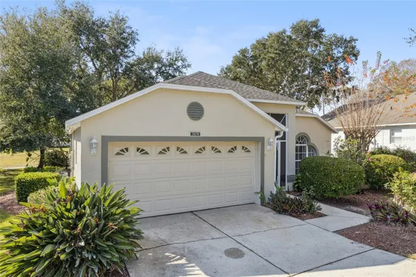 Property Slideshow image 3 of 77 | 3674 doune way, Clermont, FL, 34711