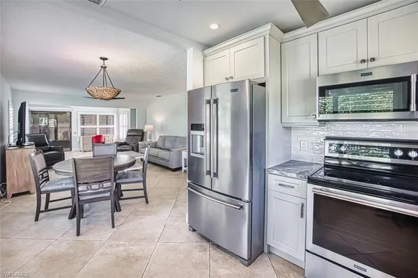 Property Slideshow image 3 of 50 | 1846 pine glade cir, Fort Myers, FL, 33907