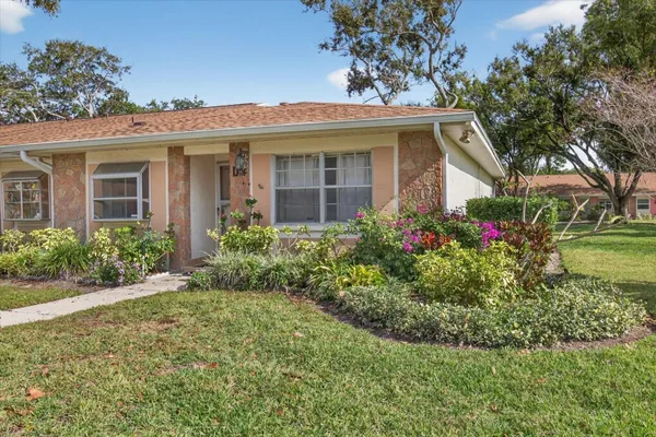 Property Slideshow image 2 of 62 | 2211 lark cir d, Palm Harbor, FL, 34684