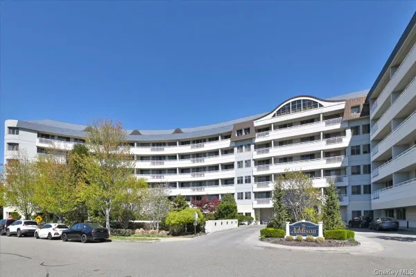 Property Slideshow image 3 of 45 | 100 harborview dr 555, North Hempstead, NY, 11050