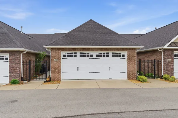 Property Slideshow image 2 of 32 | 395 devon chase hl 4303, Gallatin, TN, 37066