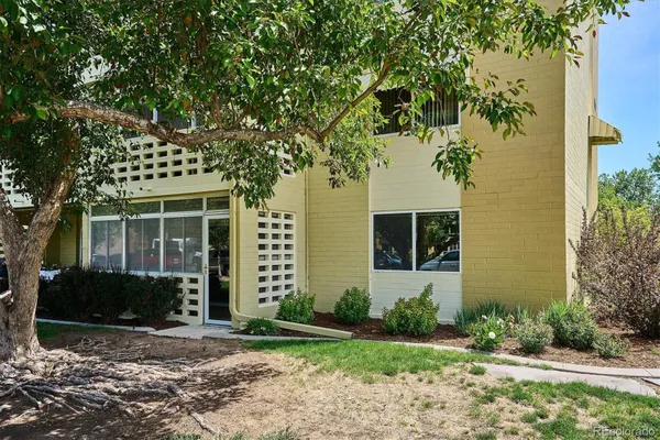 Property Slideshow image 3 of 27 | 610 s alton way 11a, Denver, CO, 80247