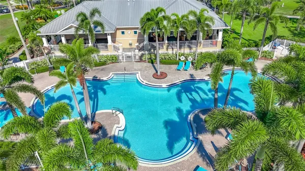 Property Slideshow image 3 of 100 | 7296 marathon dr 406, Seminole, FL, 33777