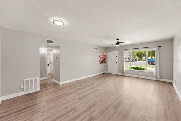 Property Slideshow image 3 of 15 | 2262 swedish dr 14, Clearwater, FL, 33763