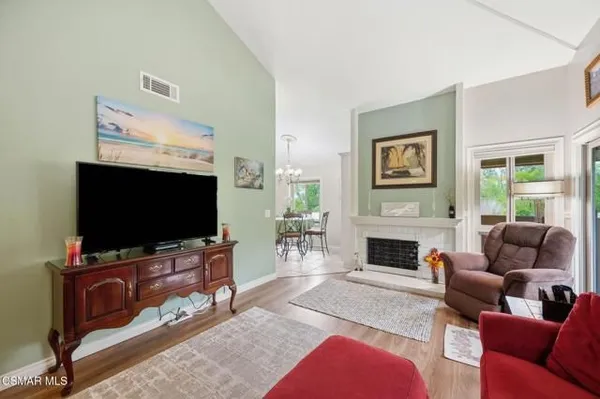 Property Slideshow image 2 of 24 | 460 arbor lane ct 202, Thousand Oaks, CA, 91360