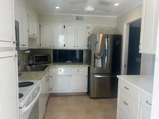 Property Slideshow image 2 of 13 | 7461 w country club dr 201, Sarasota, FL, 34243