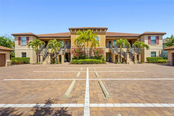 Property Slideshow image 2 of 86 | 5420 cicernone st 203, Sarasota, FL, 34238