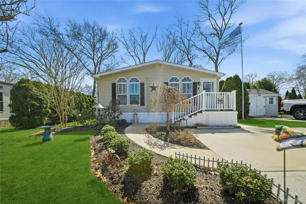 Property Slideshow image 3 of 46 | 1661 old country rd 62, Riverhead, NY, 11901